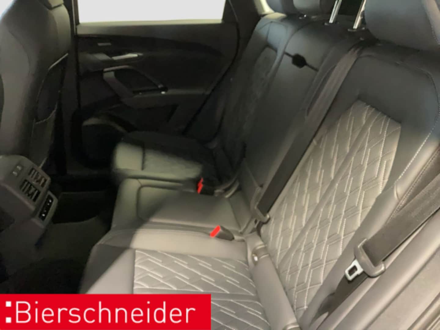 Bild über Audi SQ5 SUV TFSI 270 kW S tronic - für weitere Informationen kontaktieren Sie den Audi Partner