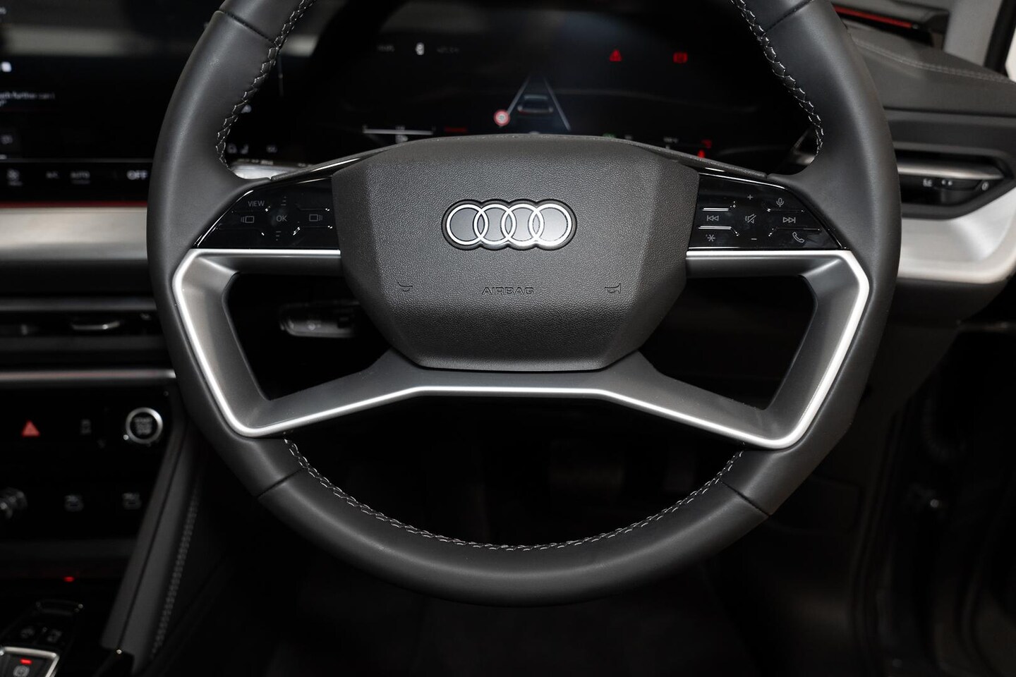 Image about Audi Q5 SUV TDI quattro 150 kW