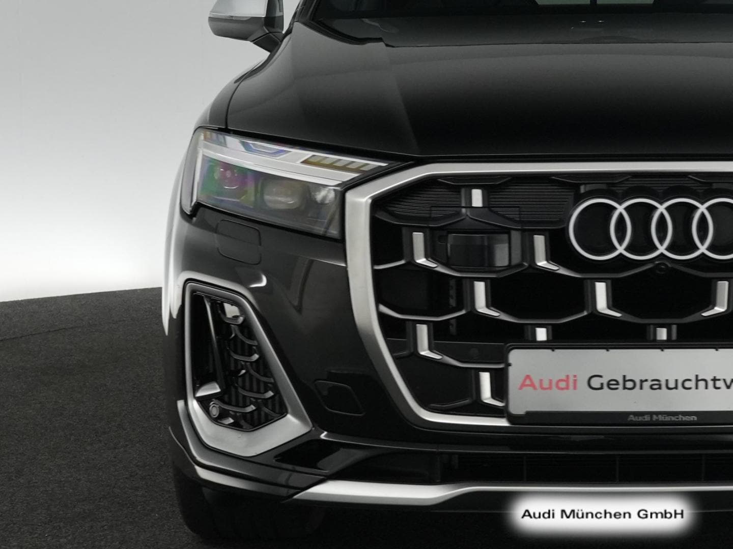 Bild über Audi SQ7 SUV TFSI quattro tiptronic - für weitere Informationen kontaktieren Sie den Audi Partner