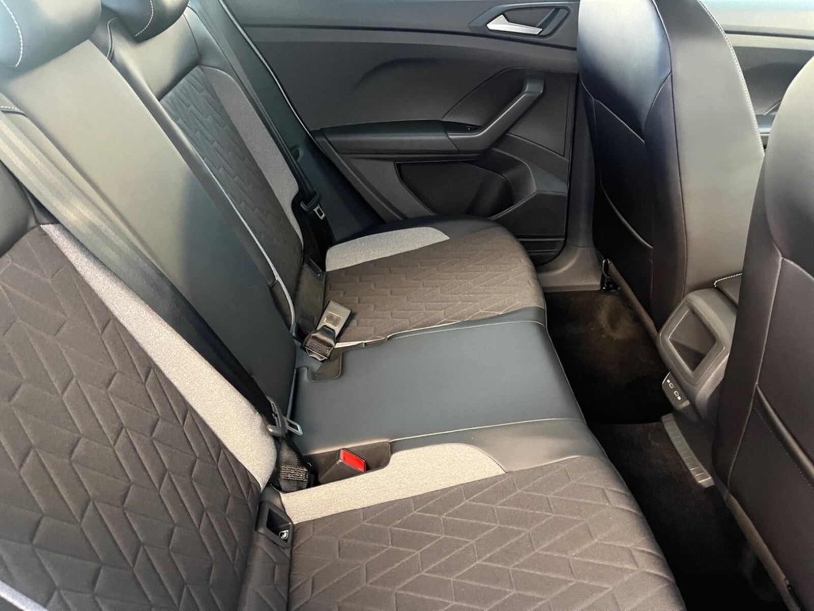 Volkswagen T-Cross – Bild 12