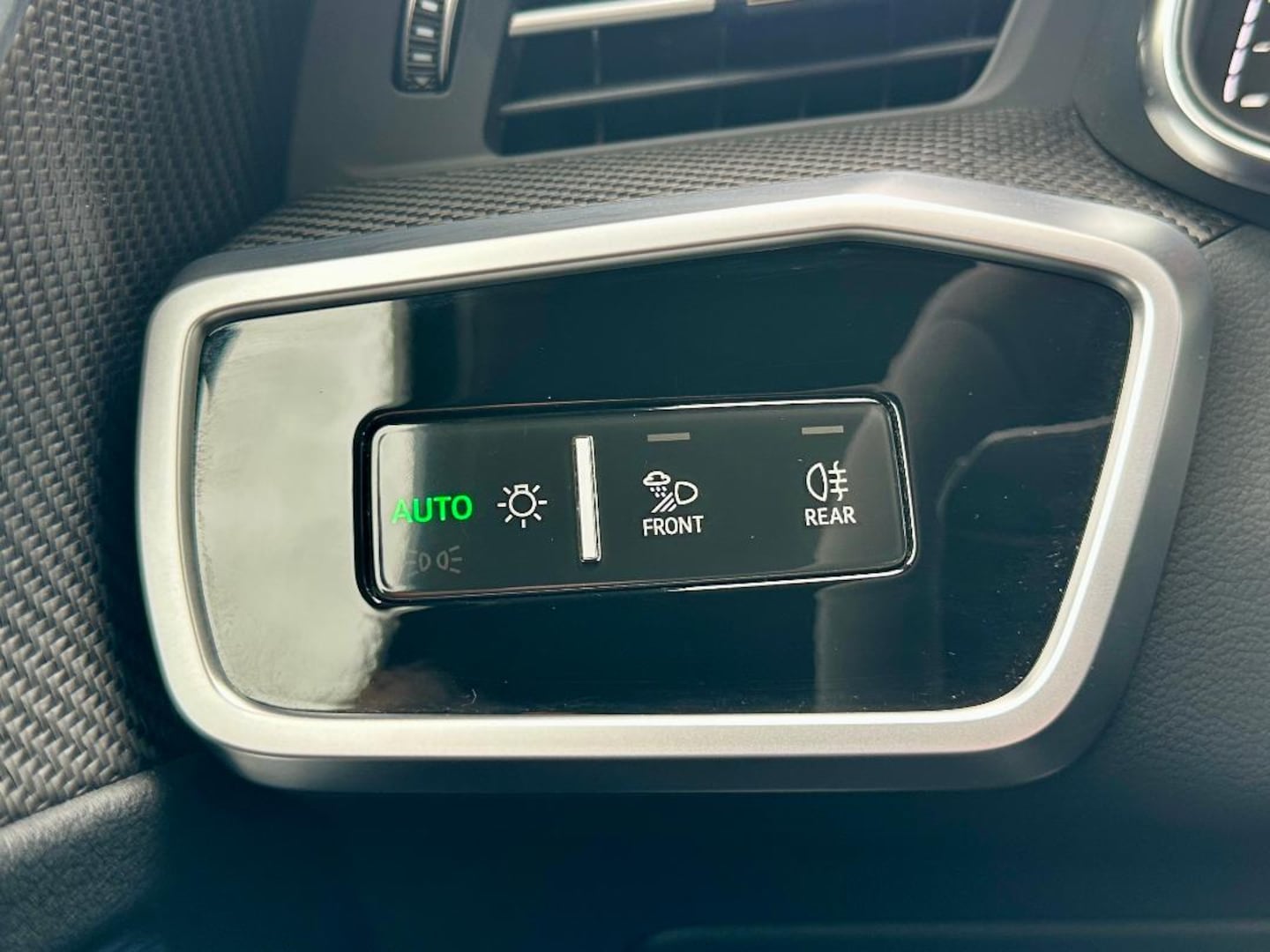 Bild über Audi RS 6 Avant performance quattro tiptronic - für weitere Informationen kontaktieren Sie den Audi Partner