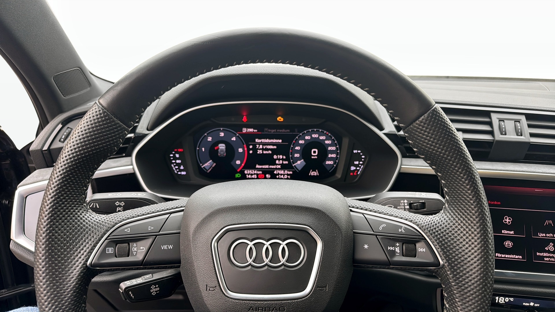 Bild som visar Audi Q3 Q3 35 TDI quattro S line 150 hk 6-växlad - för mer information kontakta din Audi Partner