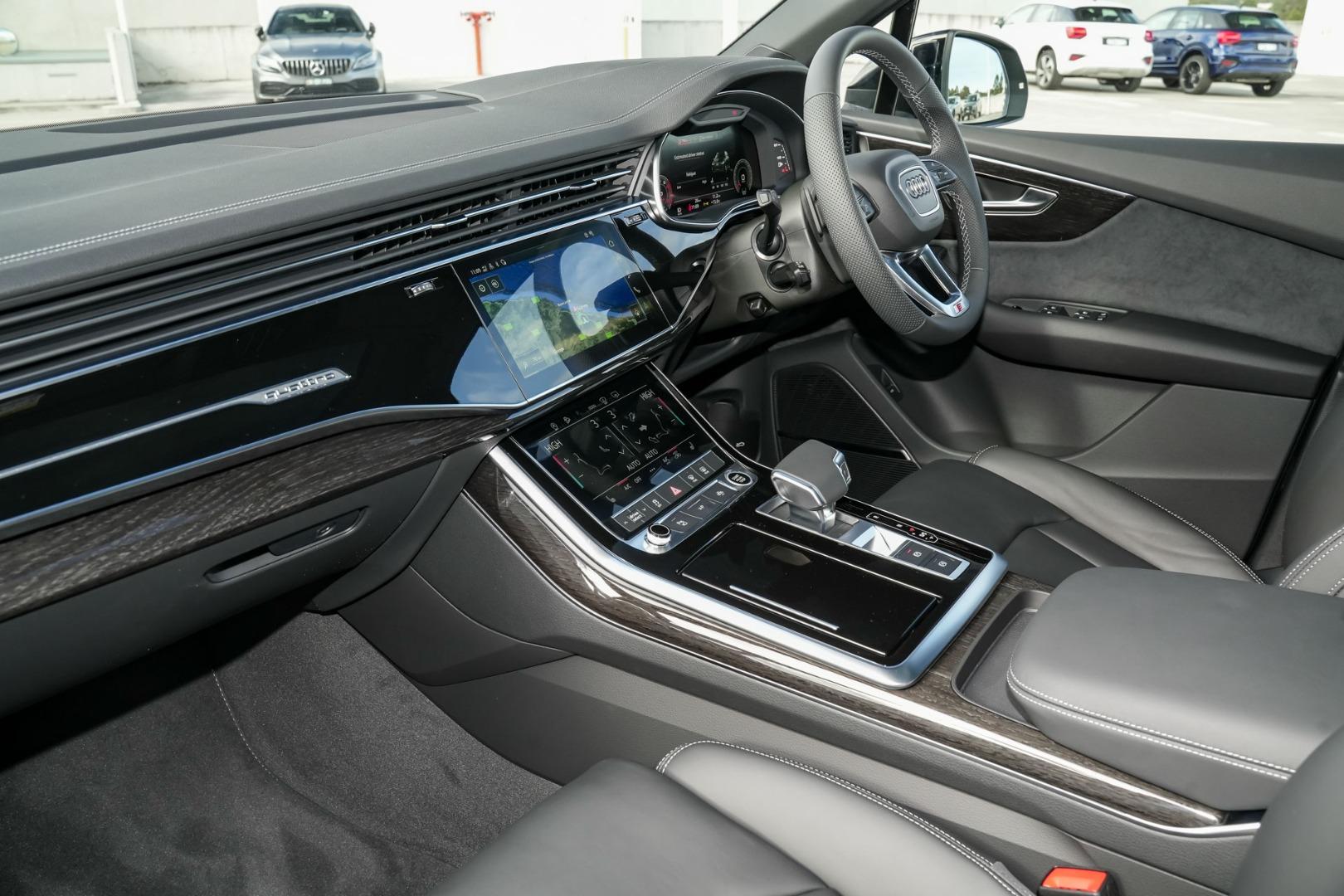 Image about Audi Q7 55 TFSI quattro S line 250 kW tiptronic