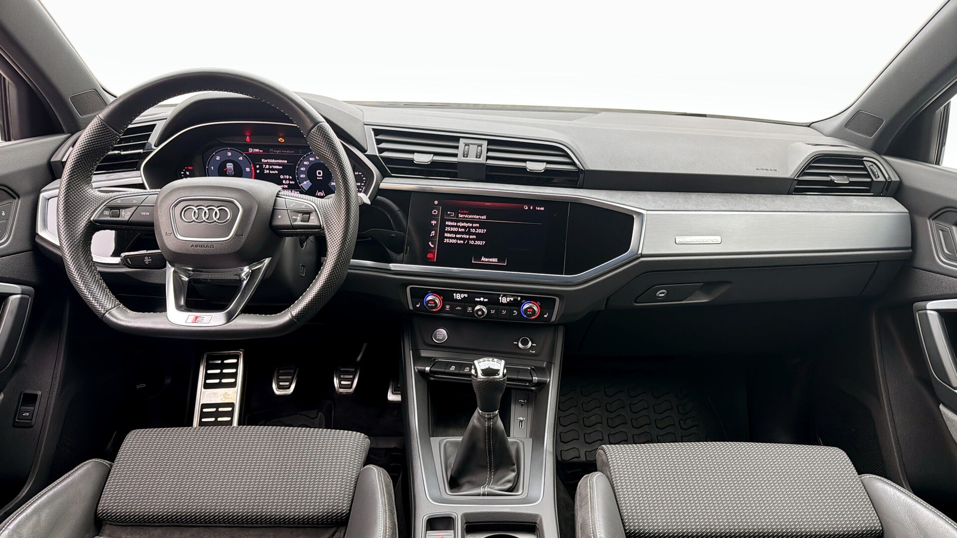 Bild som visar&nbsp;Audi Q3&nbsp;Q3 35 TDI quattro S line 150 hk 6-växlad - för mer information kontakta din Audi Partner