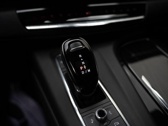 2023 Cadillac Escalade V-Series - Photo 28