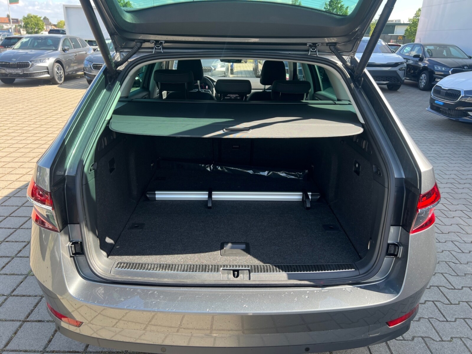 Škoda Superb Combi – Bild 13