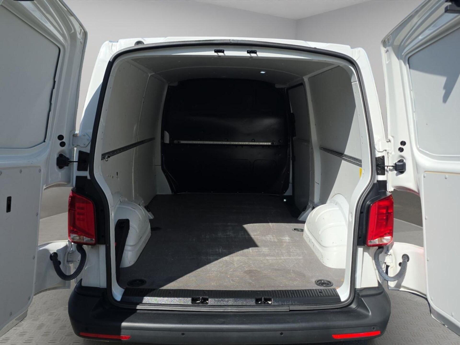 Volkswagen T6.1 Transporter Kasten langer Radstand