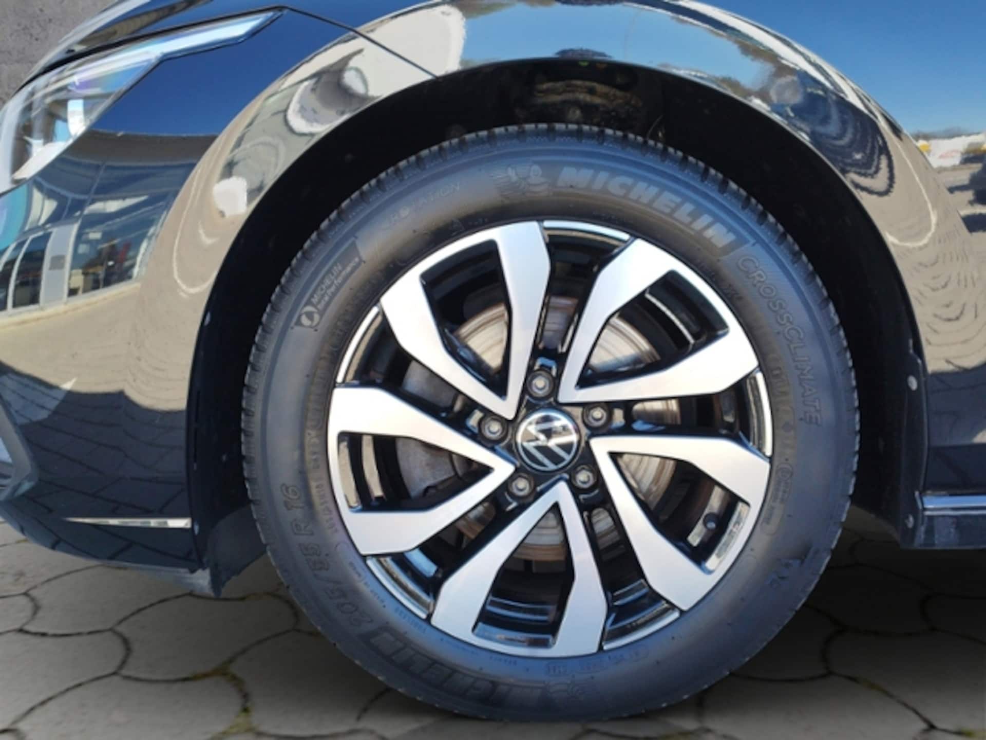 Volkswagen Golf Active
