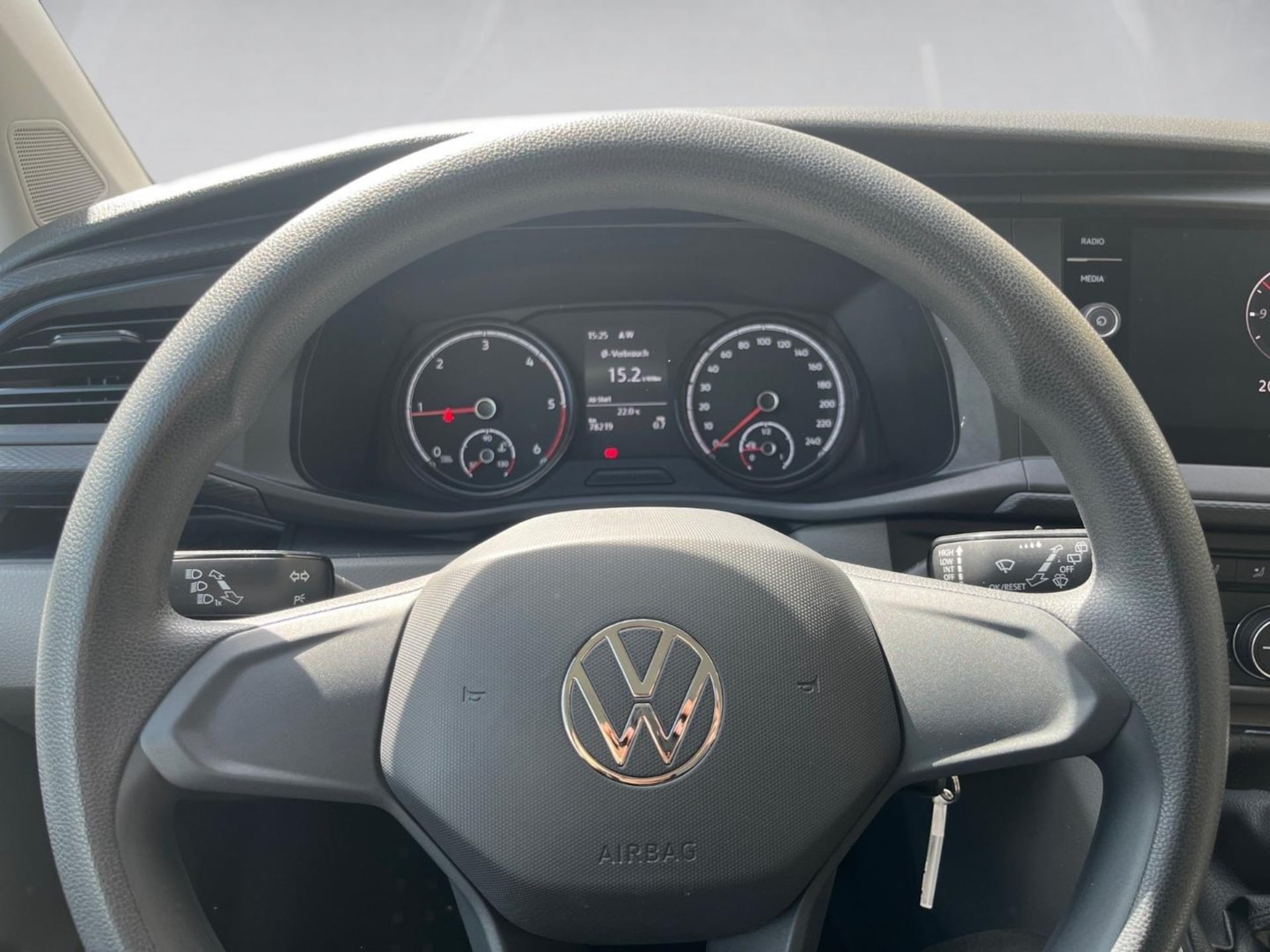 Volkswagen T6.1 Caravelle langer Radstand Trendline