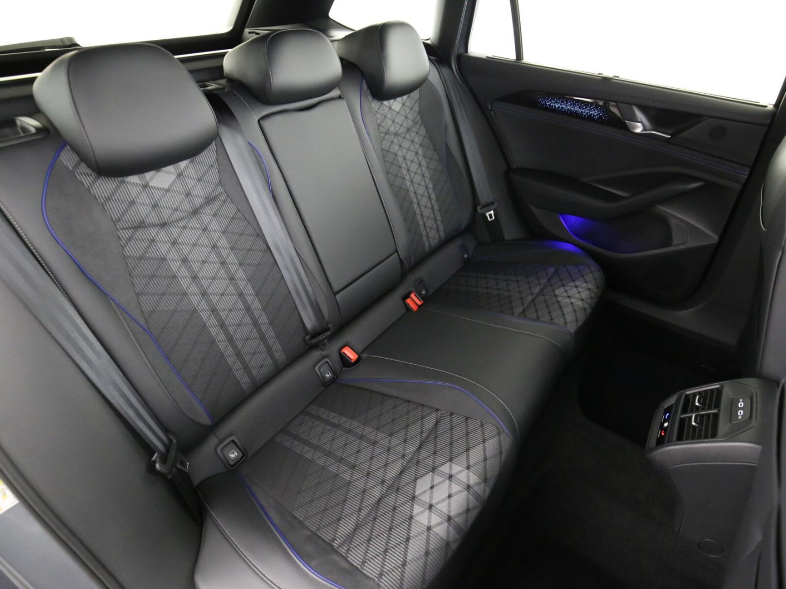 Volkswagen Passat – Bild 15
