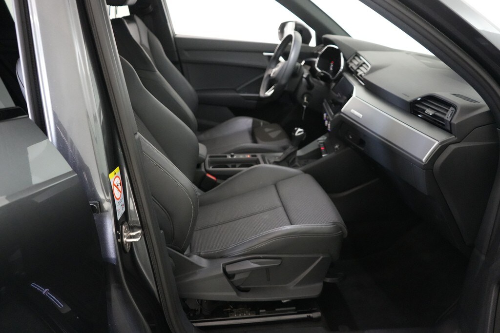 Image about Audi Q3 S line 35 TFSI S tronic
