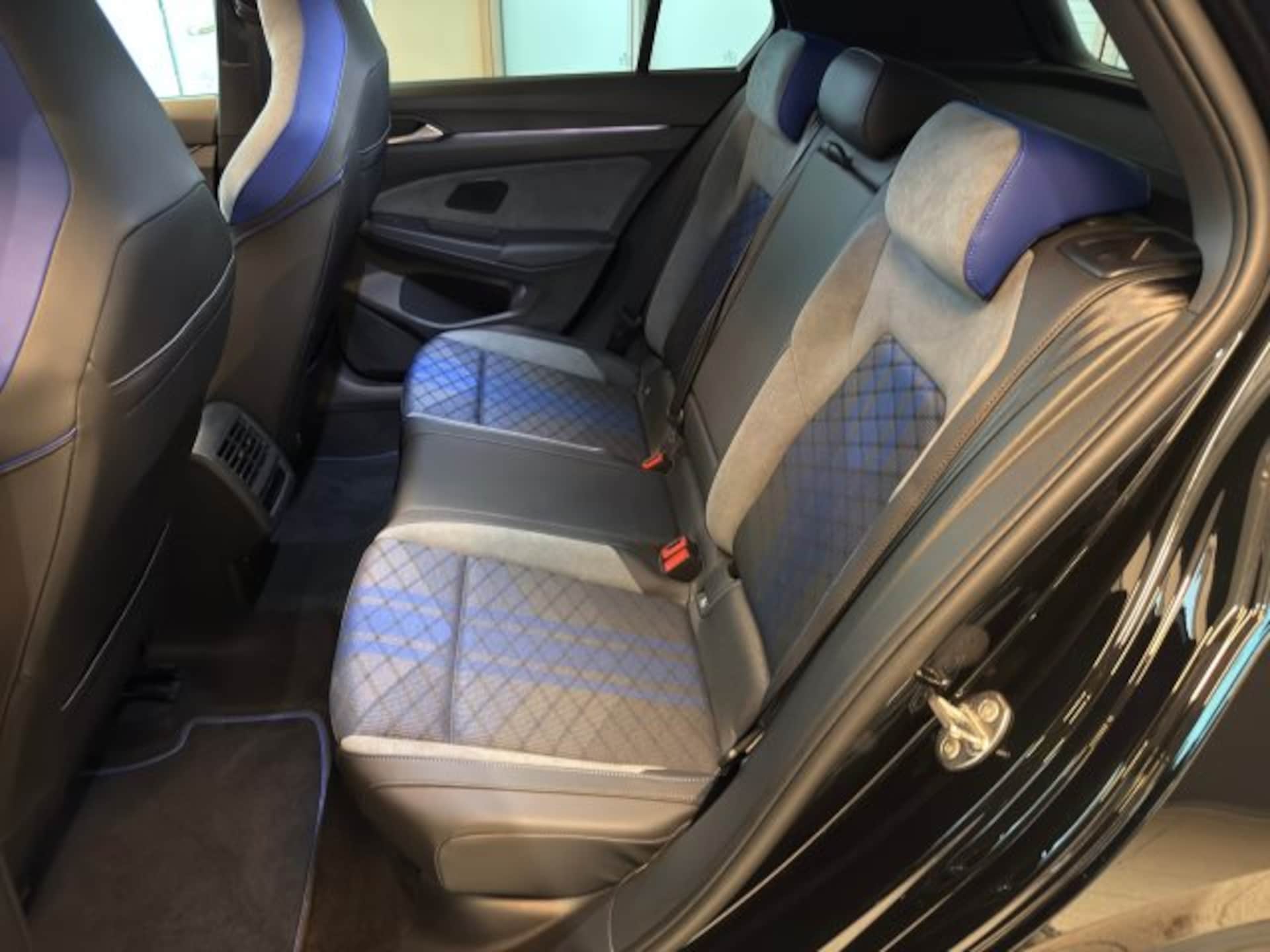 Volkswagen Golf R Black Edition