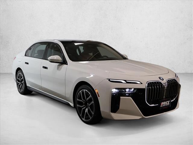 2025 BMW 740i