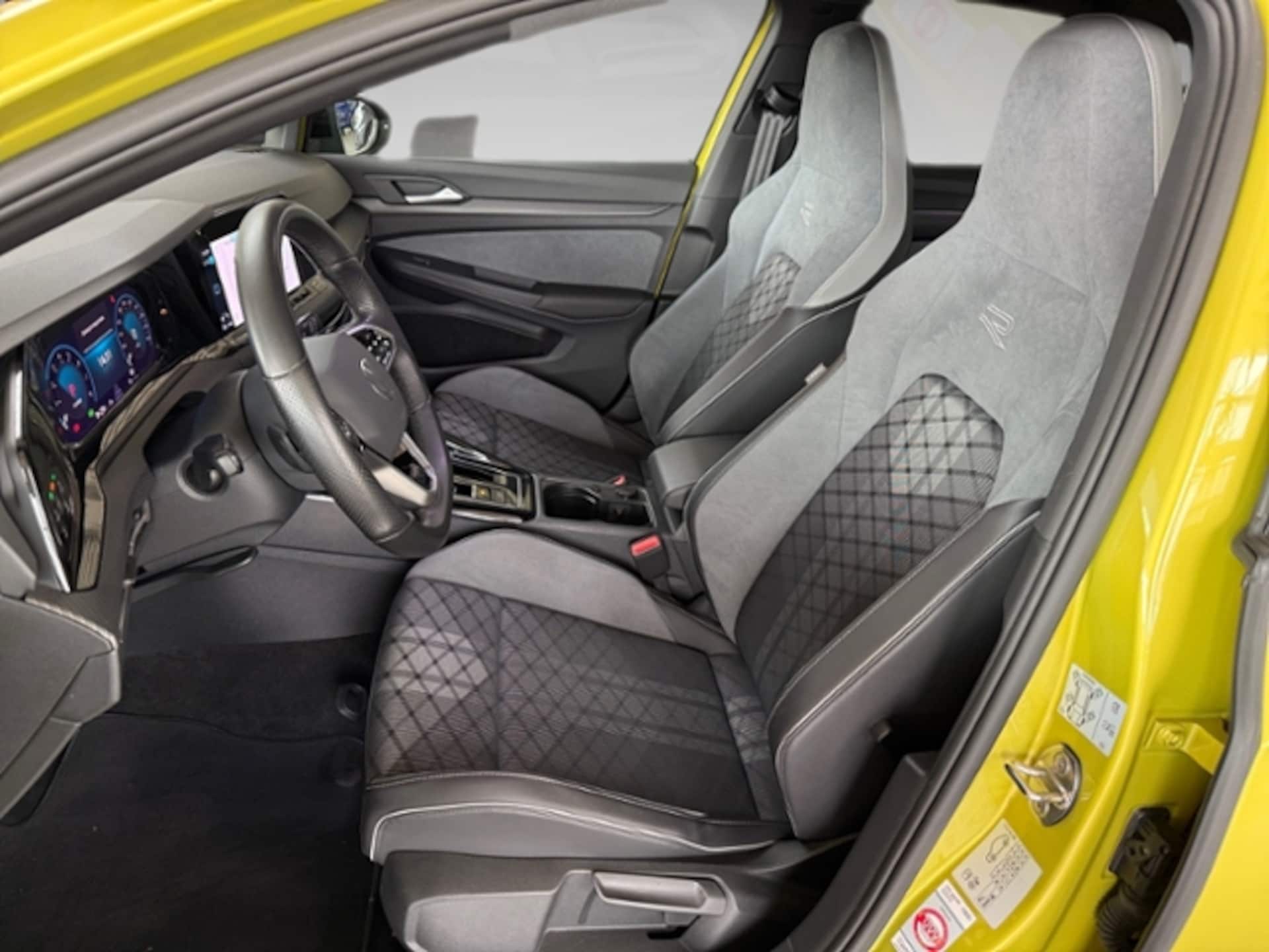 Volkswagen Golf R-Line
