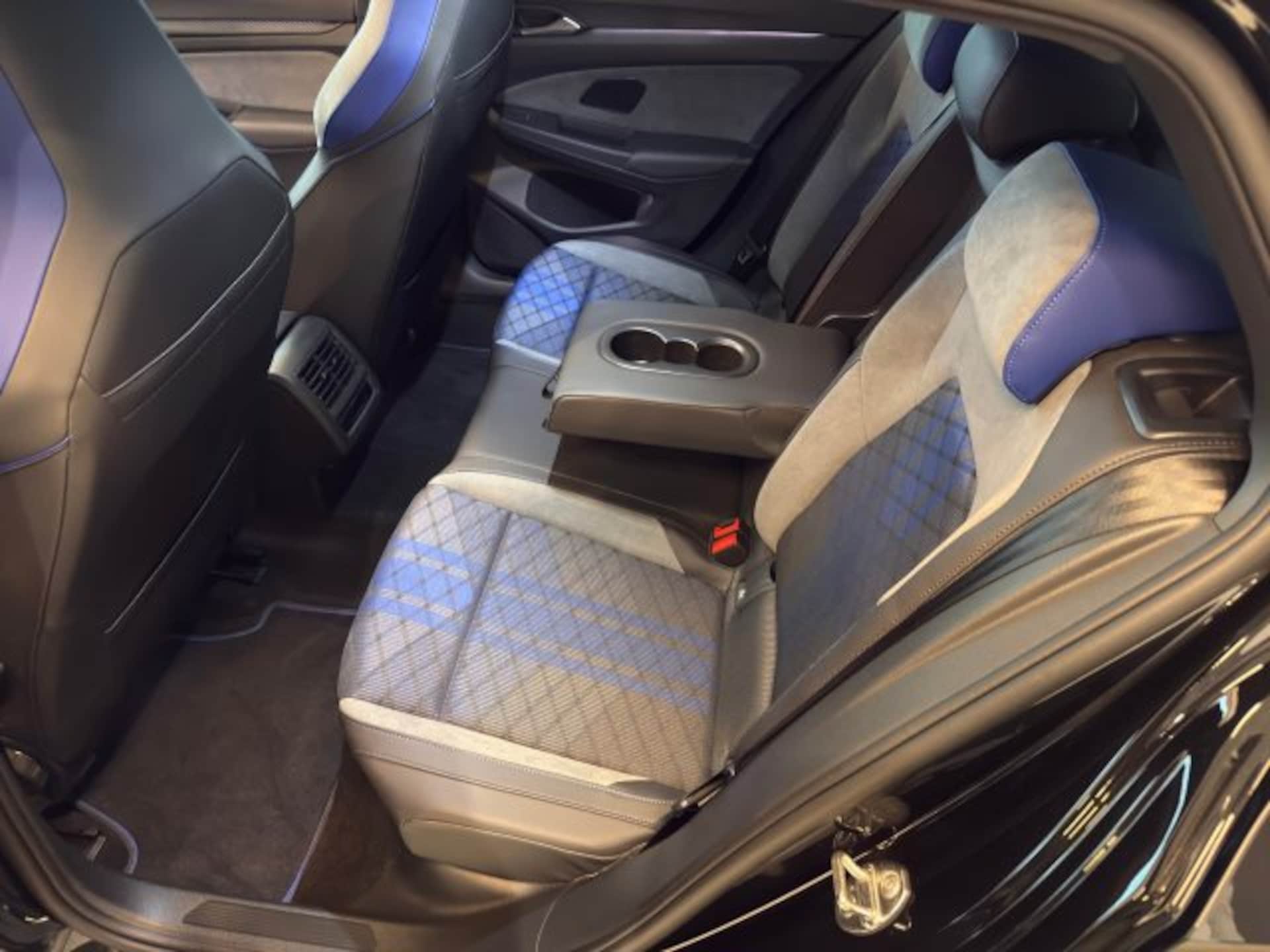 Volkswagen Golf R Black Edition