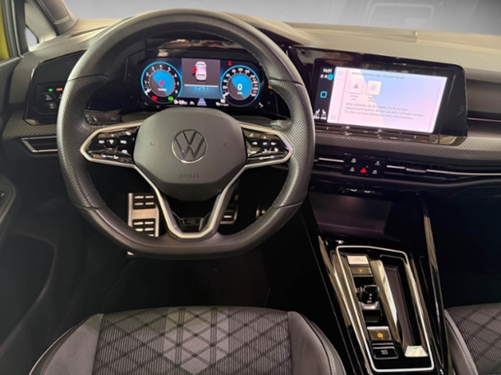 Volkswagen Golf R-Line