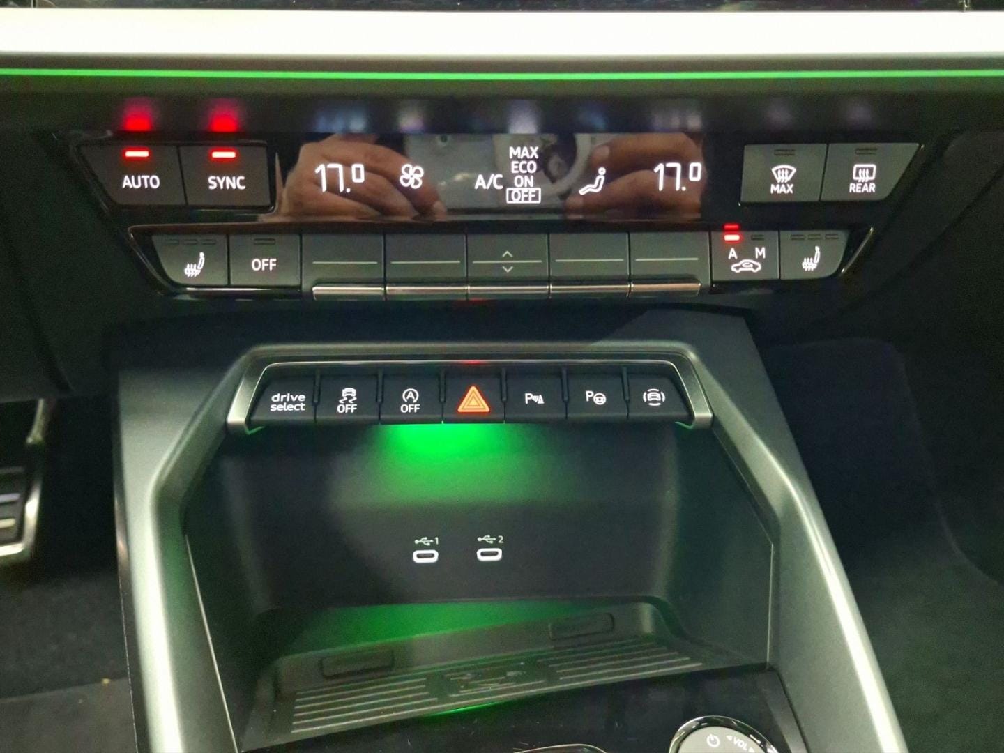 Bild über Audi RS 3 Limousine TFSI quattro 294 kW S tronic - für weitere Informationen kontaktieren Sie den Audi Partner