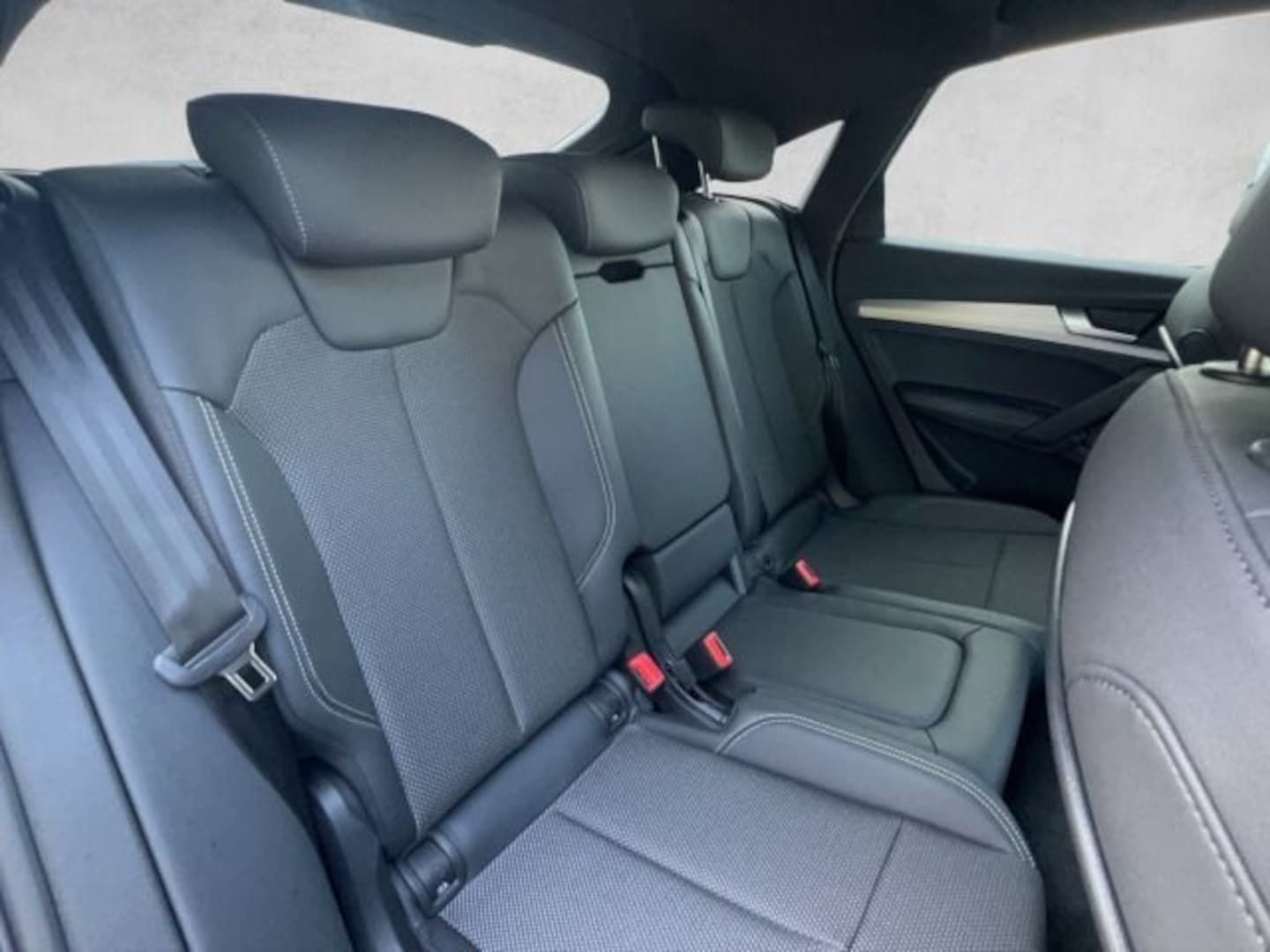 Bild über Audi Q5 Sportback 40 TDI quattro S tronic - für weitere Informationen kontaktieren Sie den Audi Partner
