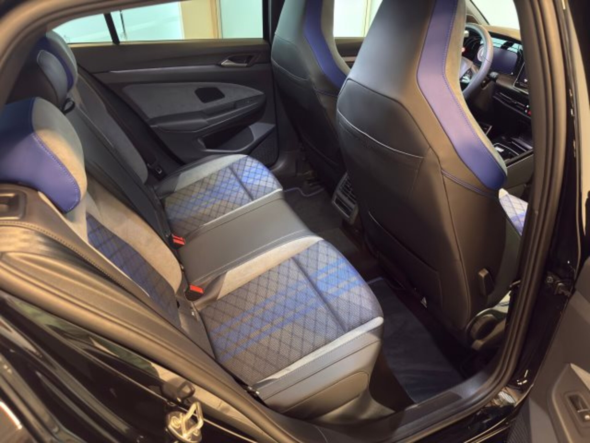 Volkswagen Golf R Black Edition