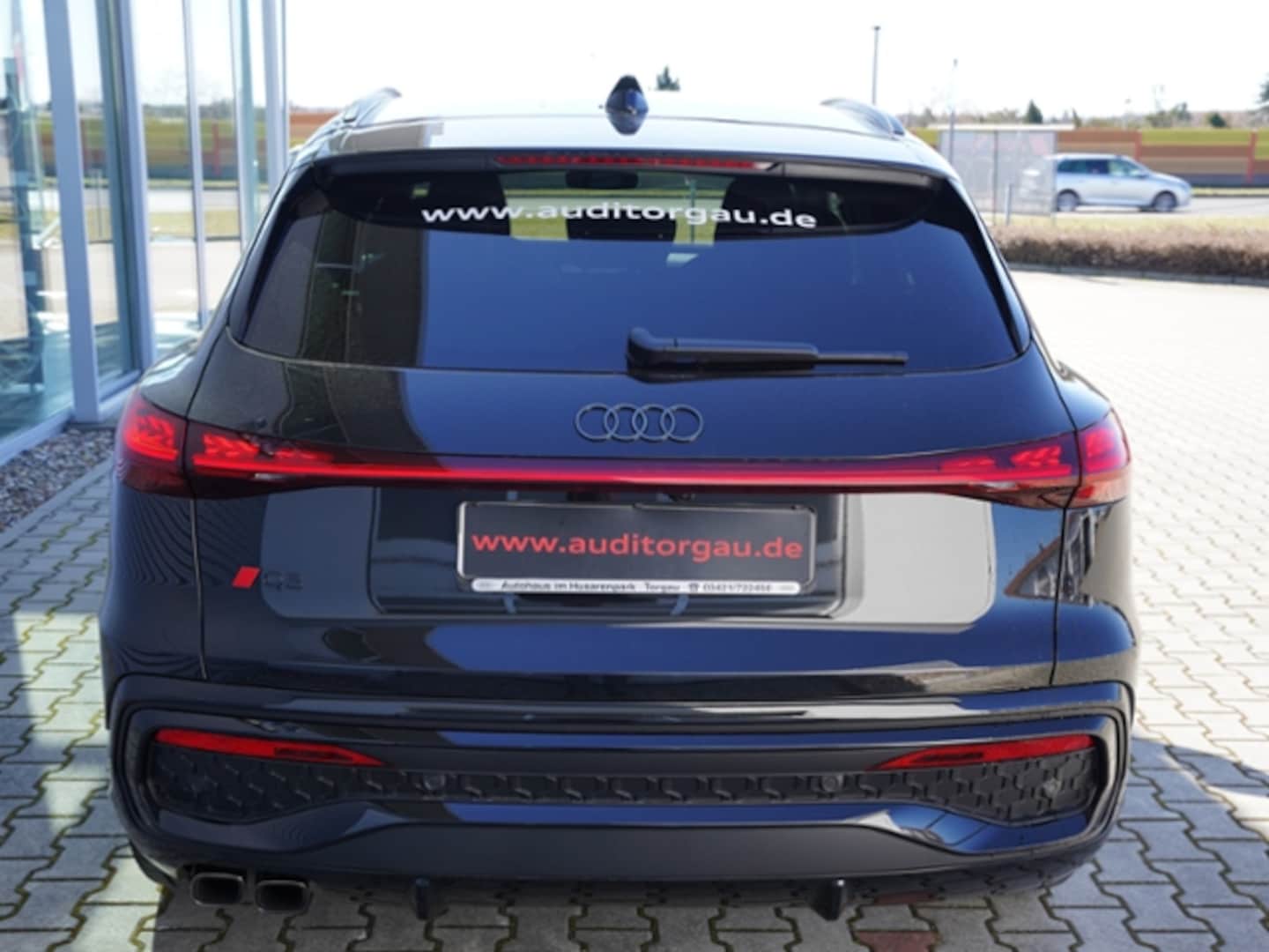 Bild über Audi Q5 SUV TDI quattro 150 kW S tronic - für weitere Informationen kontaktieren Sie den Audi Partner