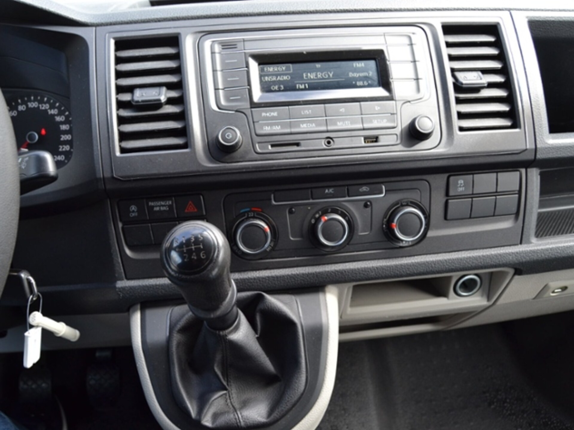 Volkswagen T6 Transporter Kasten kurzer Radstand