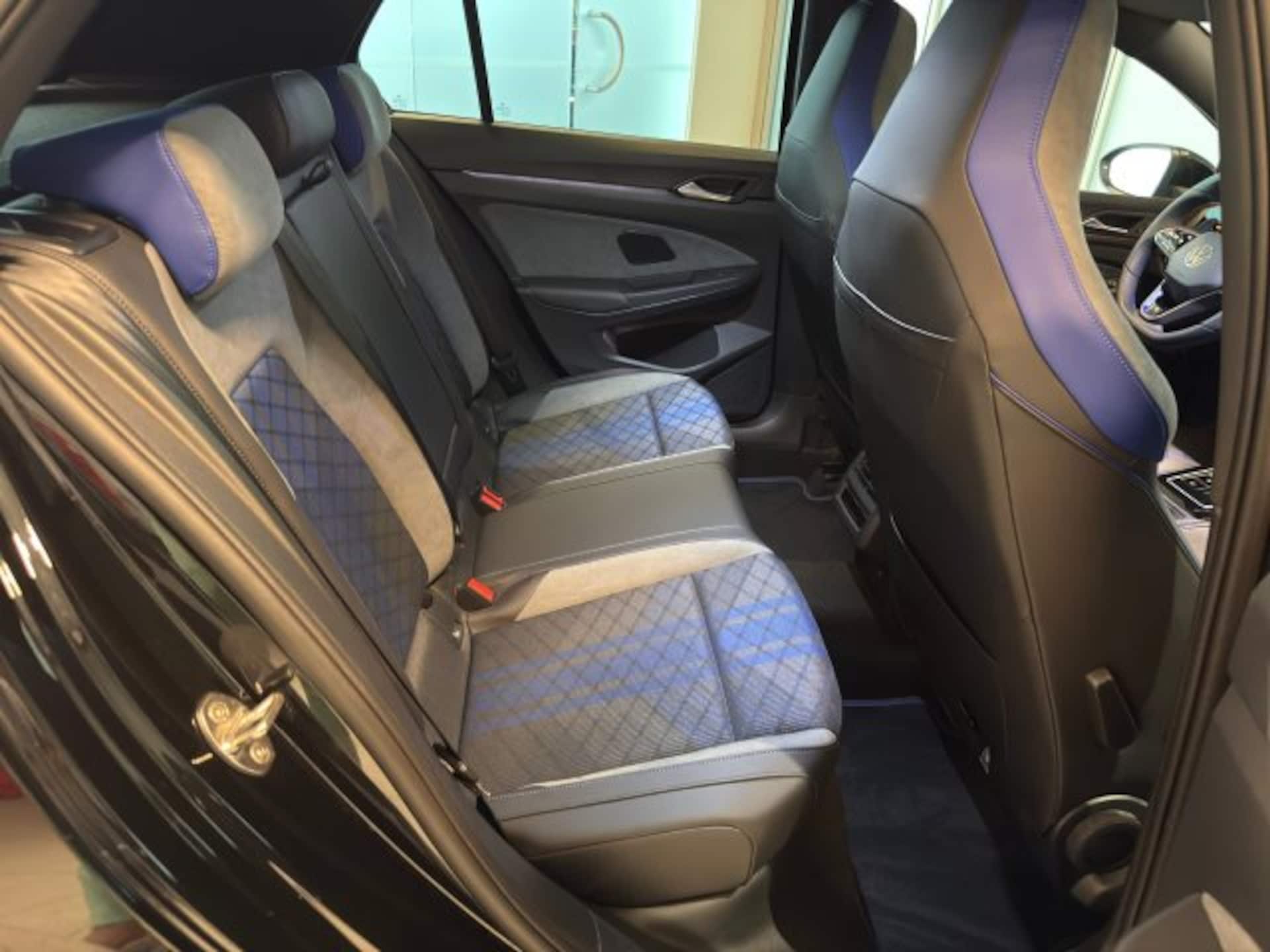 Volkswagen Golf R Black Edition