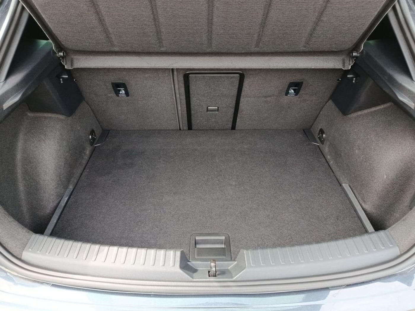 CUPRA Leon León 1.5 TSI e-Hybrid DSG 150 kW (204 CV) — photo 7