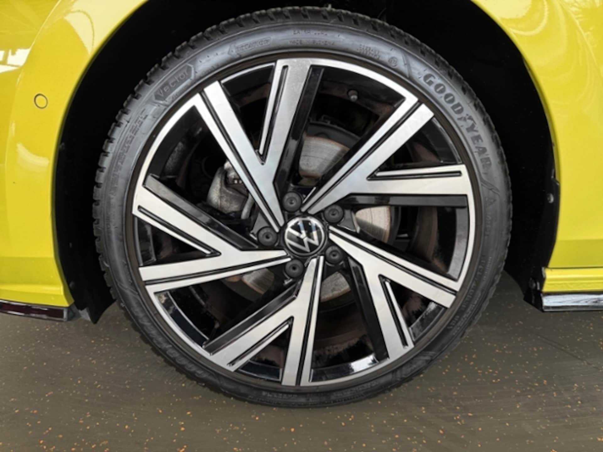 Volkswagen Golf R-Line