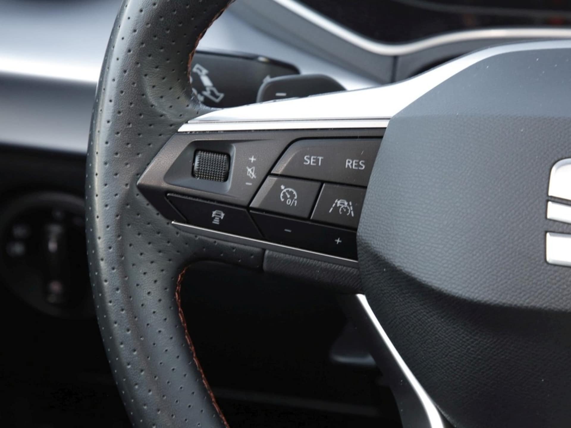 SEAT Arona FR
