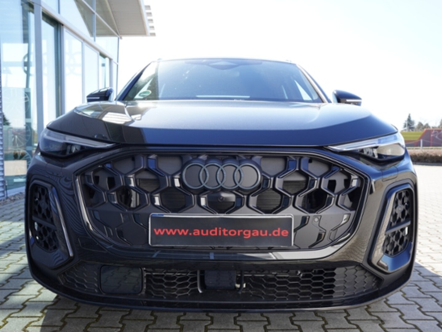 Bild über Audi Q5 SUV TDI quattro 150 kW S tronic - für weitere Informationen kontaktieren Sie den Audi Partner