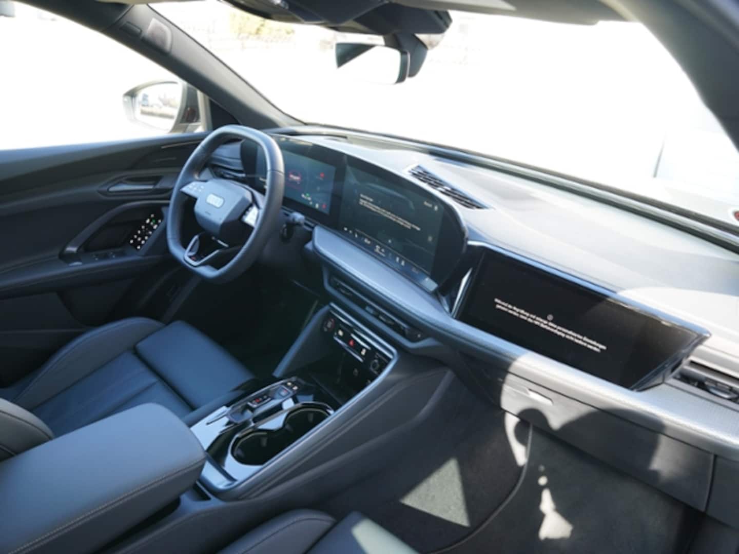 Bild über Audi Q5 SUV TDI quattro 150 kW S tronic - für weitere Informationen kontaktieren Sie den Audi Partner