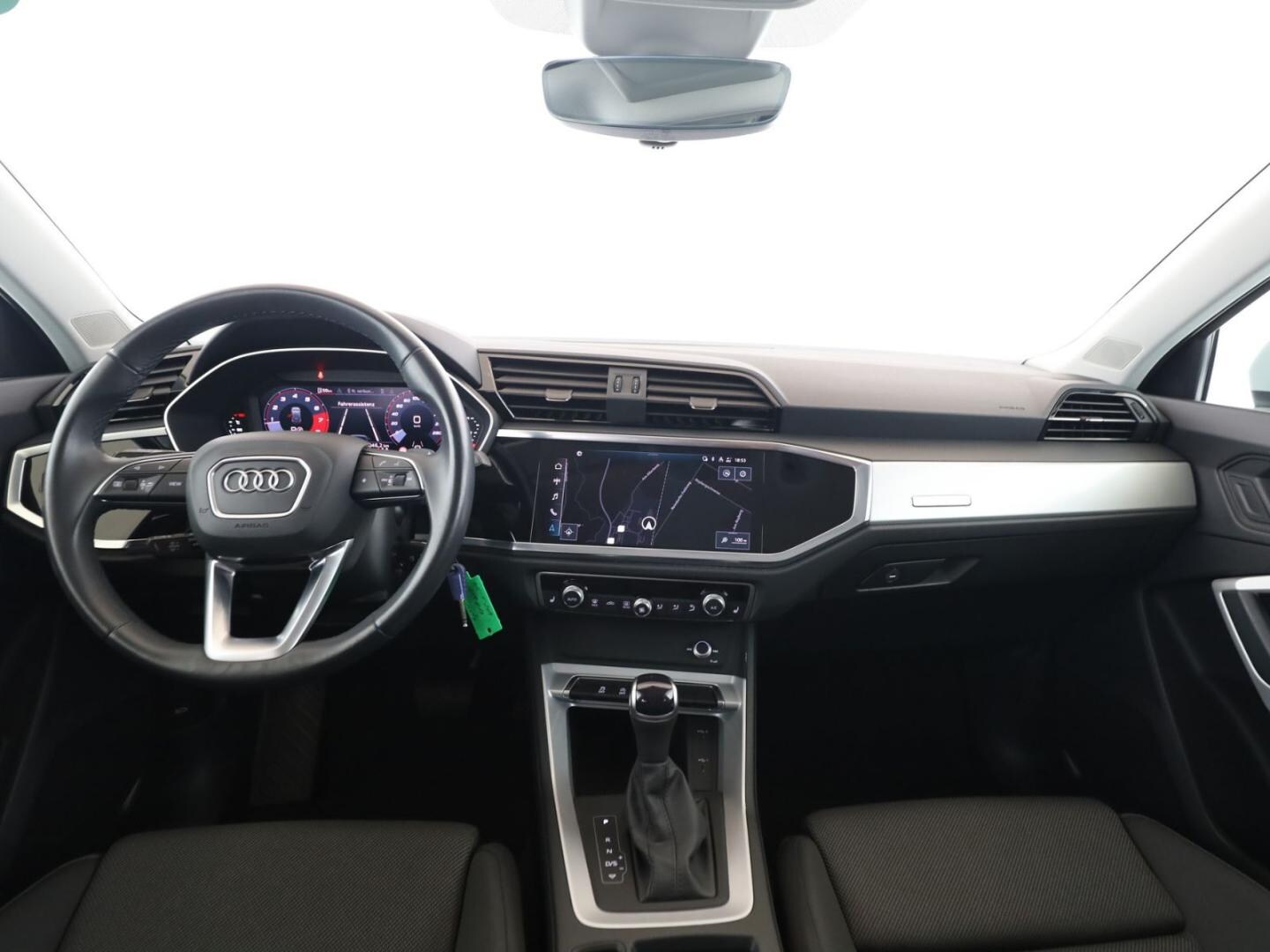 Bild über Audi Q3 S line 35 TFSI S tronic - für weitere Informationen kontaktieren Sie den Audi Partner