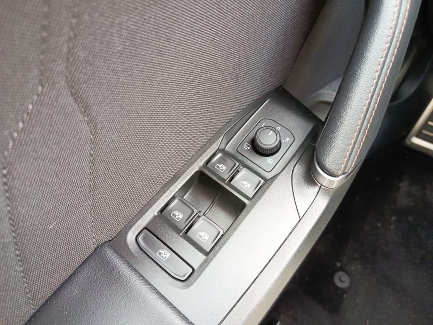CUPRA Leon León 1.5 TSI e-Hybrid DSG 150 kW (204 CV) — photo 12