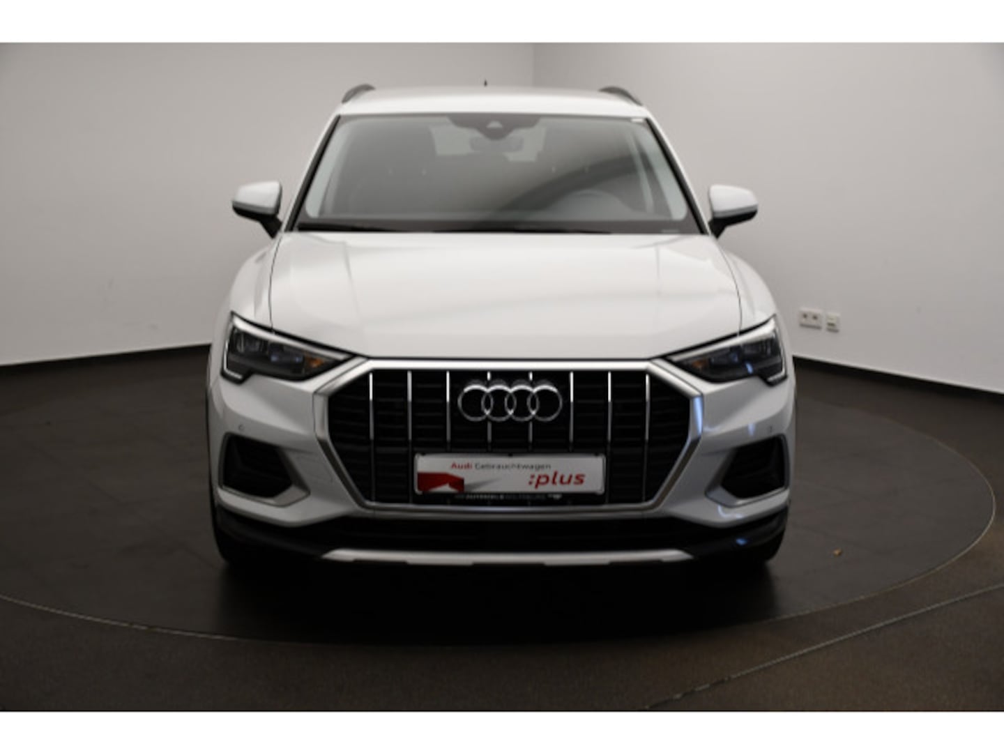 Bild über Audi Q3 TDI 110 kW S tronic - für weitere Informationen kontaktieren Sie den Audi Partner