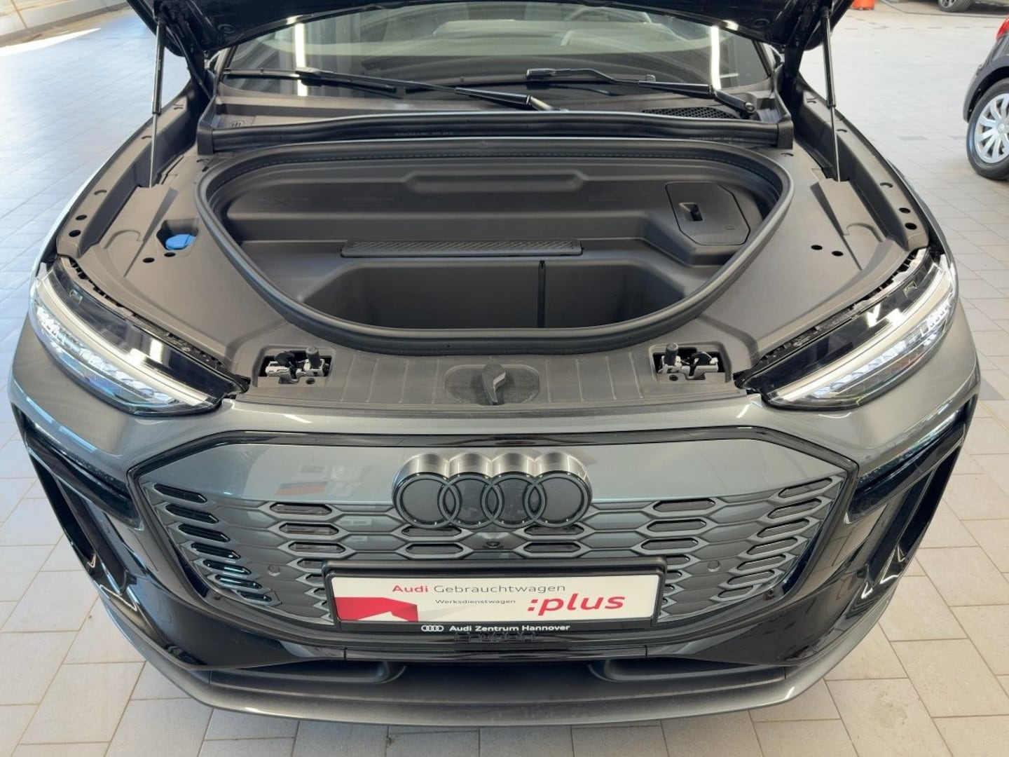 Bild über Audi Q6 SUV e-tron e-tron performance - für weitere Informationen kontaktieren Sie den Audi Partner