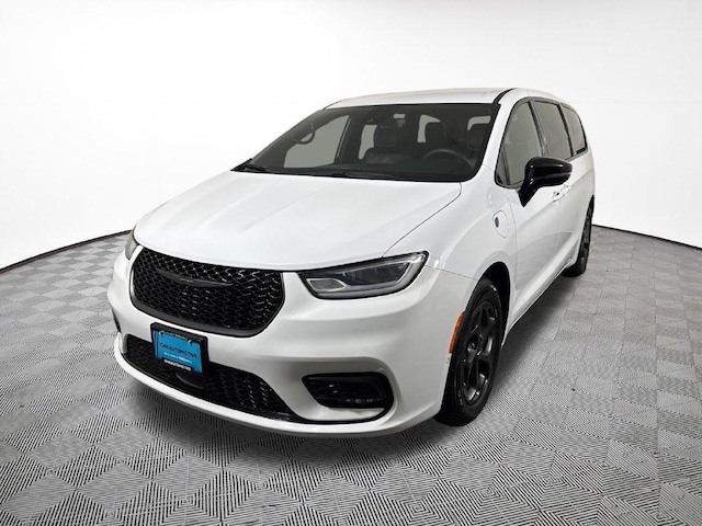 2024 Chrysler Pacifica PHEV Select