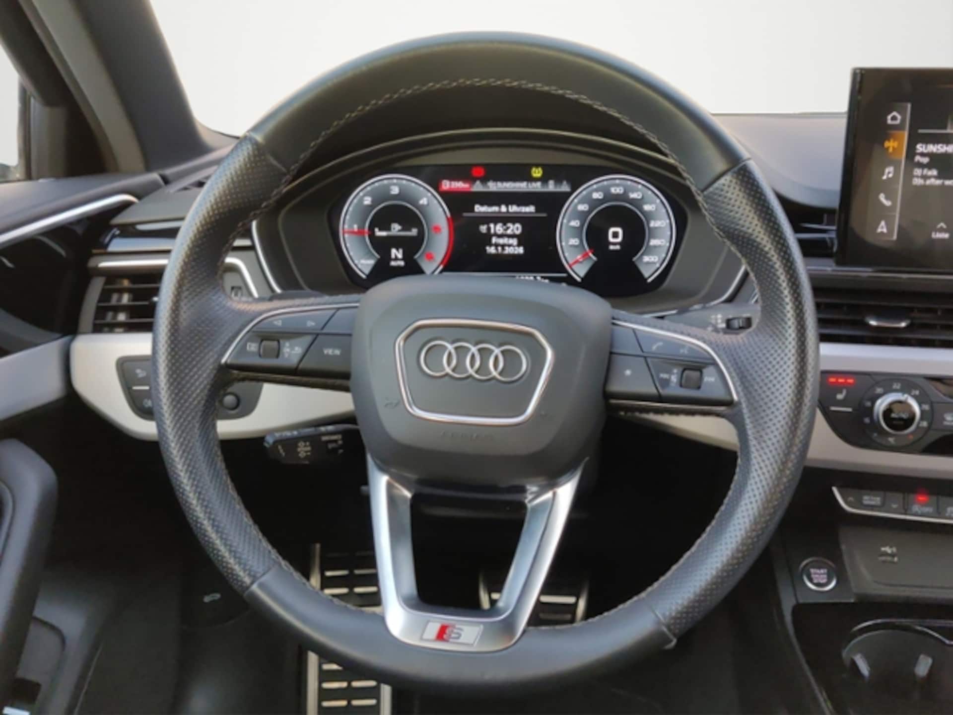 Audi A4 Limousine S line