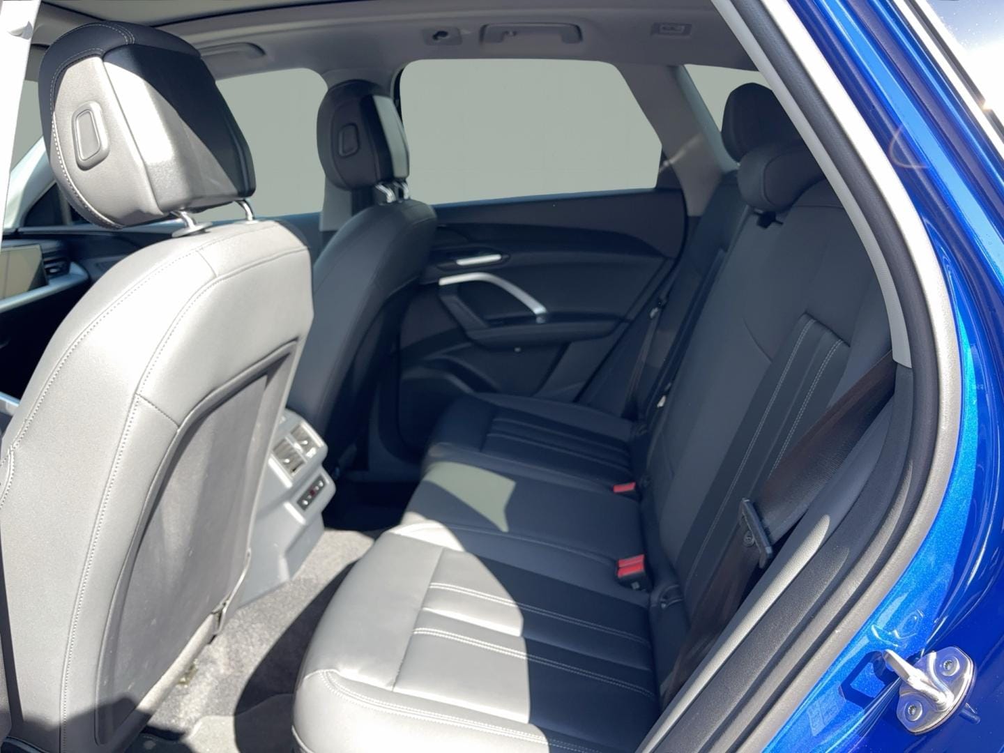 Bild über Audi Q5 SUV TFSI 150 kW S tronic - für weitere Informationen kontaktieren Sie den Audi Partner