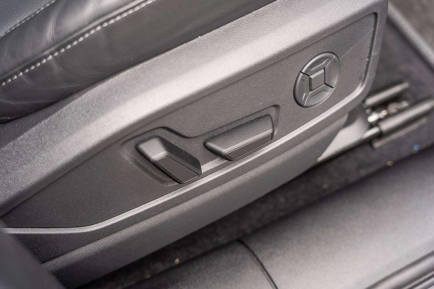 Image about Audi Q5 SUV e-hybrid quattro S tronic