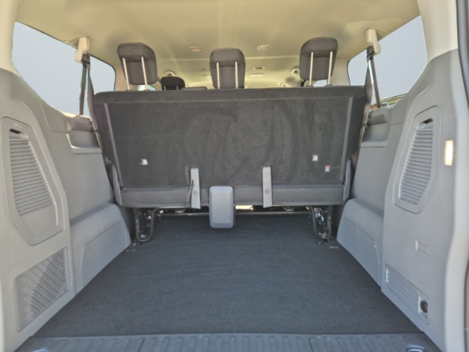 Volkswagen Caravelle langer Radstand – Bild 13