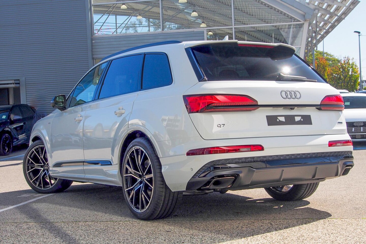 Image about Audi Q7 SUV Q7 S line TDI quattro tiptronic