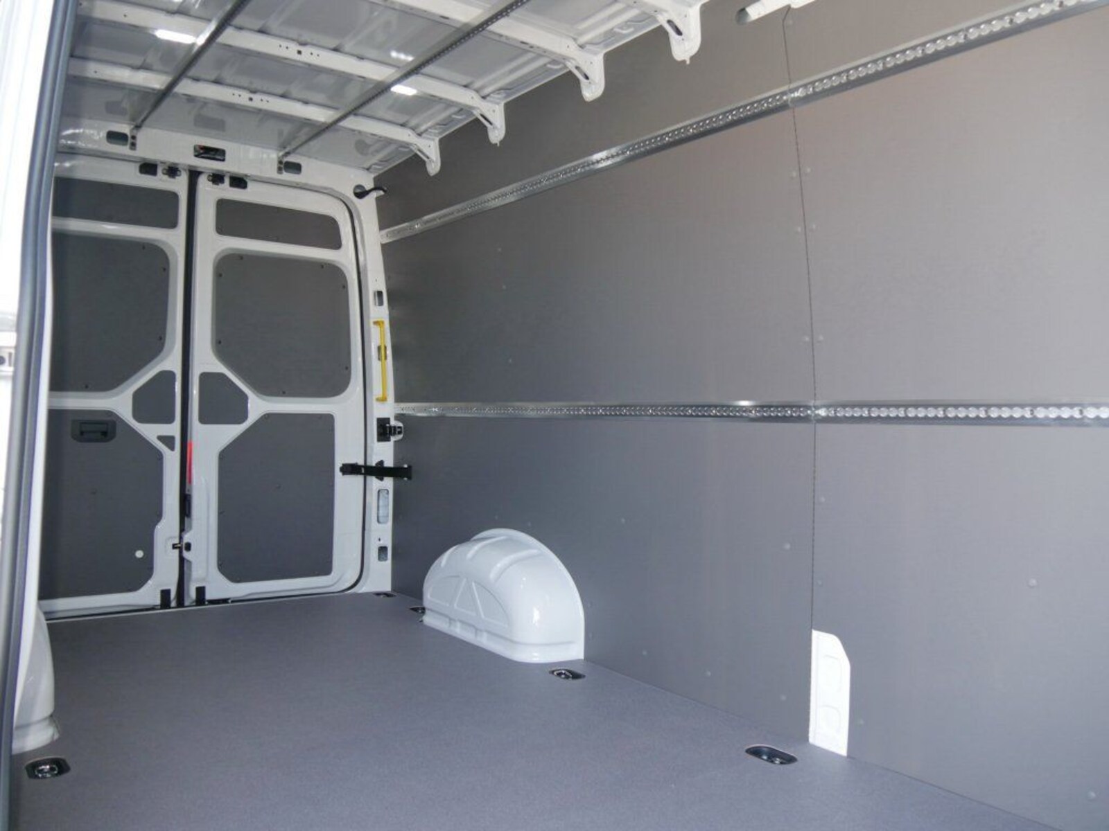 Volkswagen Crafter Kasten langer Radstand – Bild 9