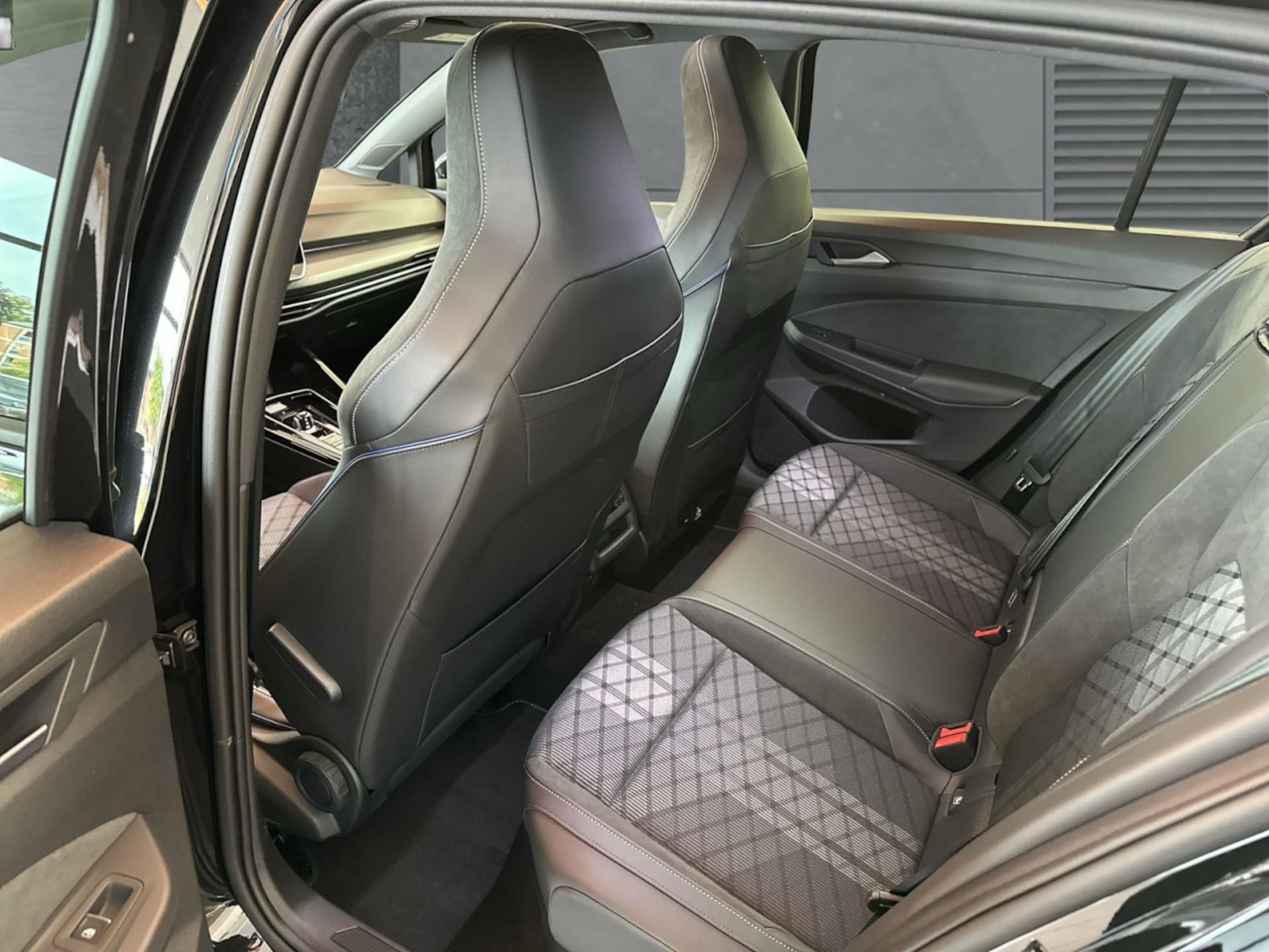 Volkswagen Golf R-Line