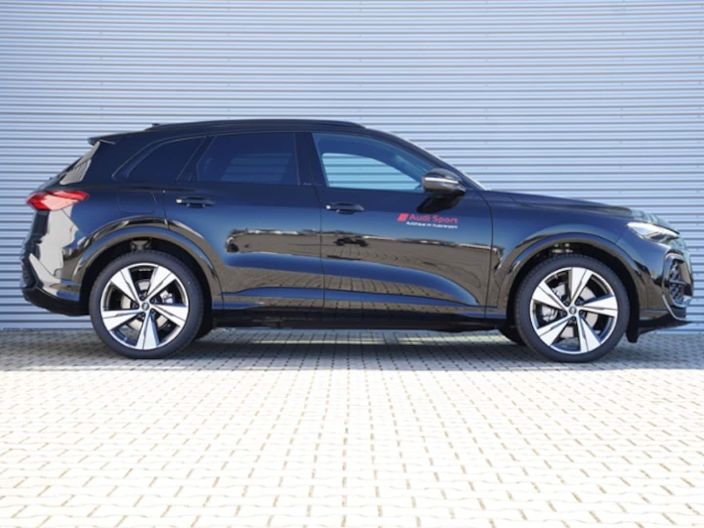 Bild über Audi Q5 SUV TDI quattro 150 kW S tronic - für weitere Informationen kontaktieren Sie den Audi Partner