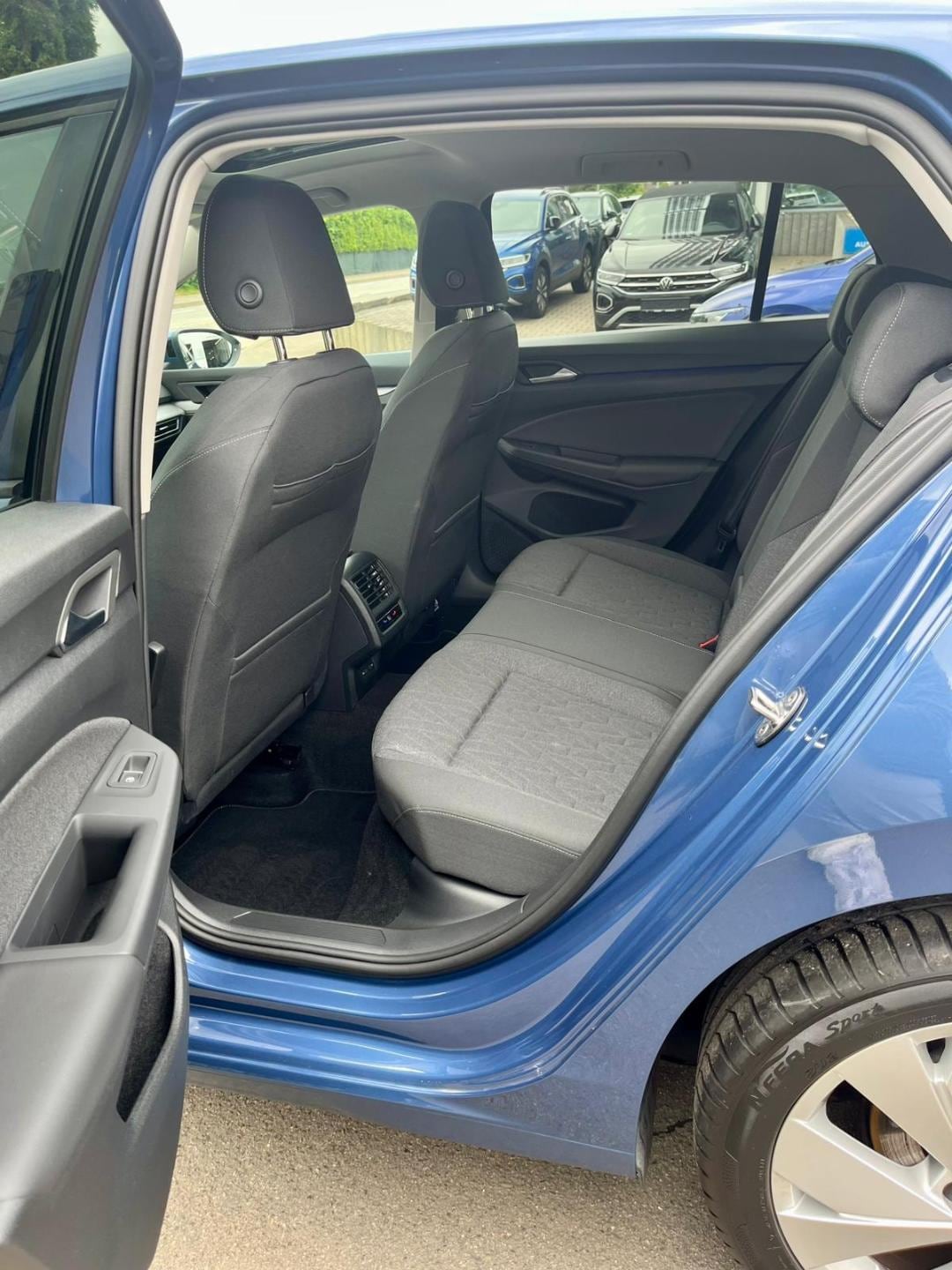 Volkswagen Golf Life