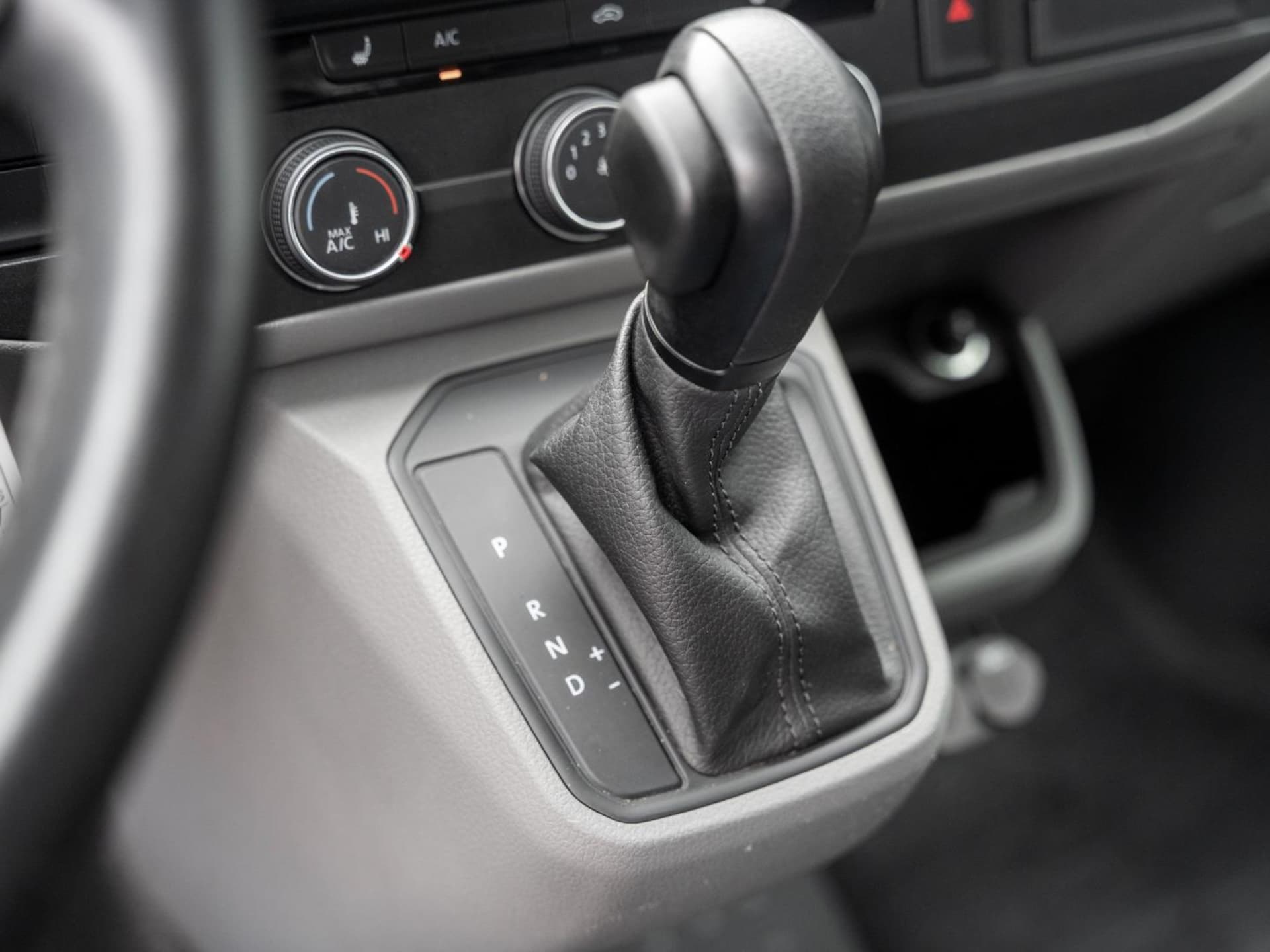 Volkswagen T6.1 Transporter Kasten langer Radstand