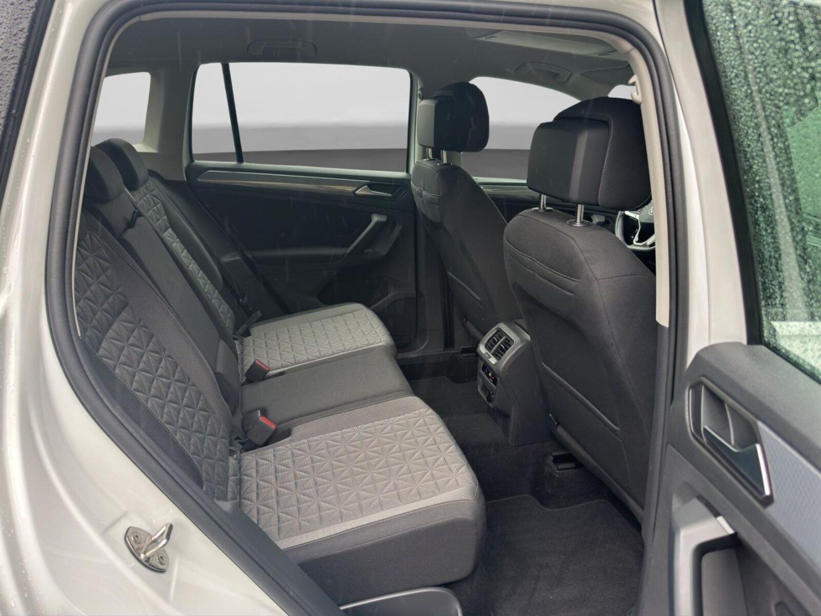 Volkswagen Tiguan – Bild 6