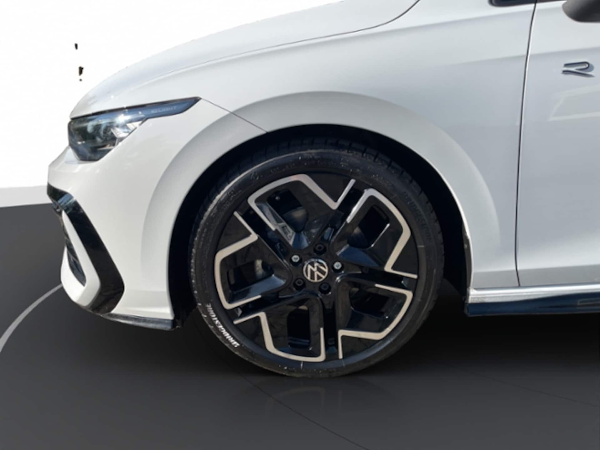 Volkswagen Golf R-Line