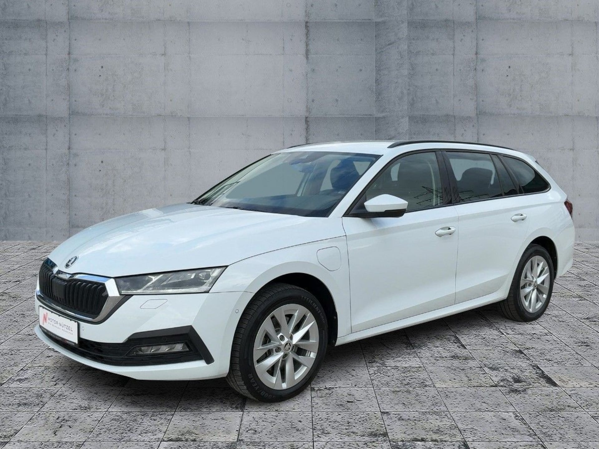 Skoda Octavia Combi 2022 — Octavia Combi 1.4 TSI iV AMBITION MATRIX+SHZ+APP