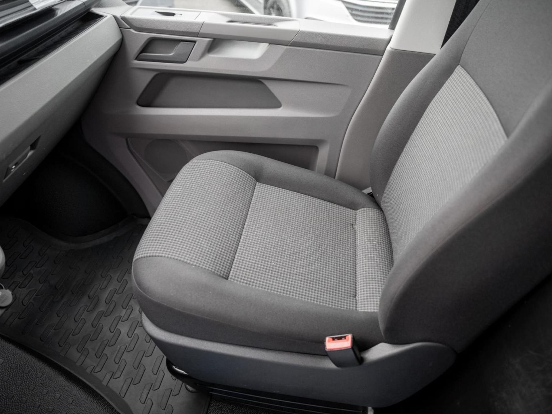 Volkswagen T6.1 Transporter Kasten langer Radstand